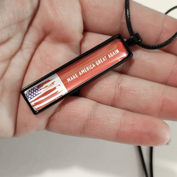 MAKE AMERICA GREAT AGAIN Vertical Pendant Necklace - Picture 3 of 8